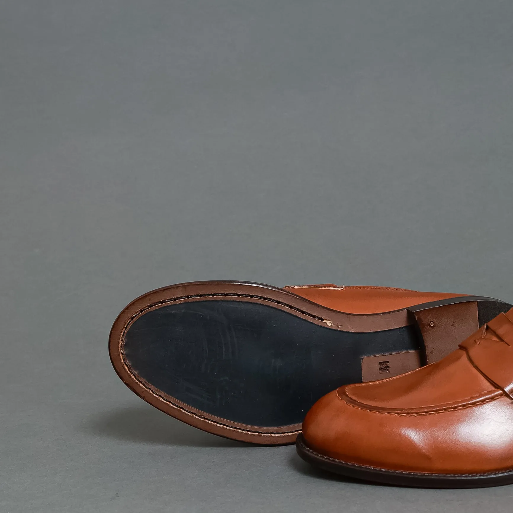 White And Black Dress Shoes 103-03 Cognac