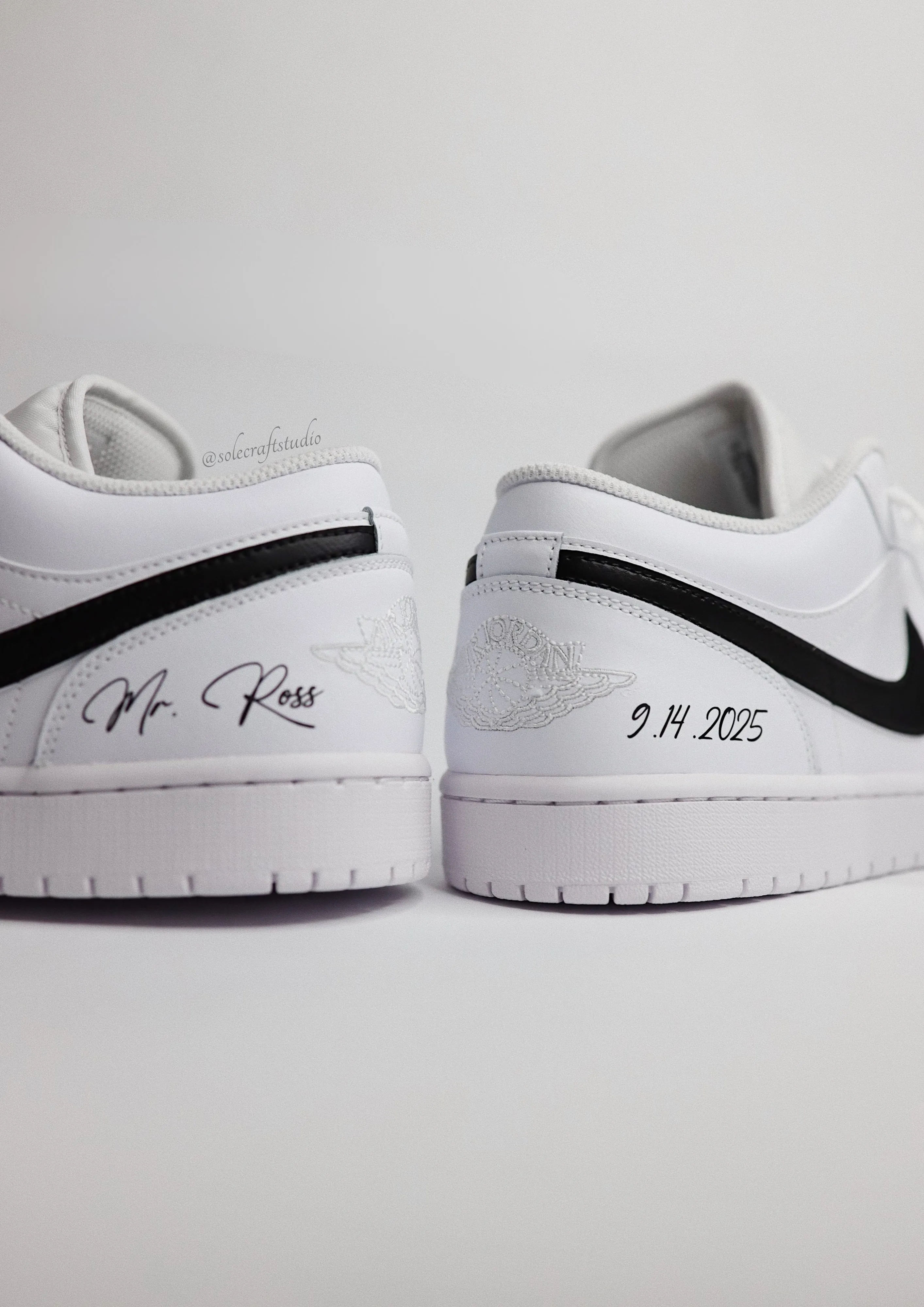 AJ1 Low Groom Edition Nike Closeout Basketball Shoes