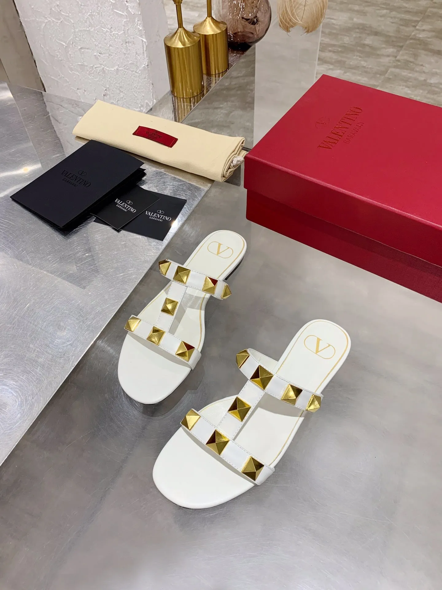 SE516  Size 5-11 Spa Sandals