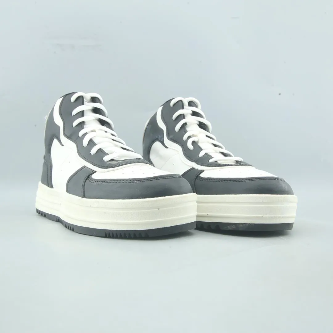 BERSHKA . Sneakers Curb