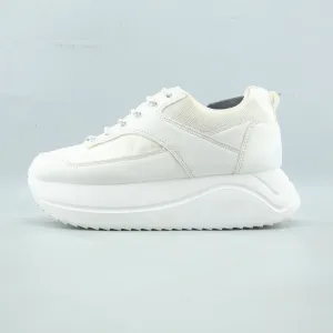 STRADIVARIUS . Nurse Sneakers