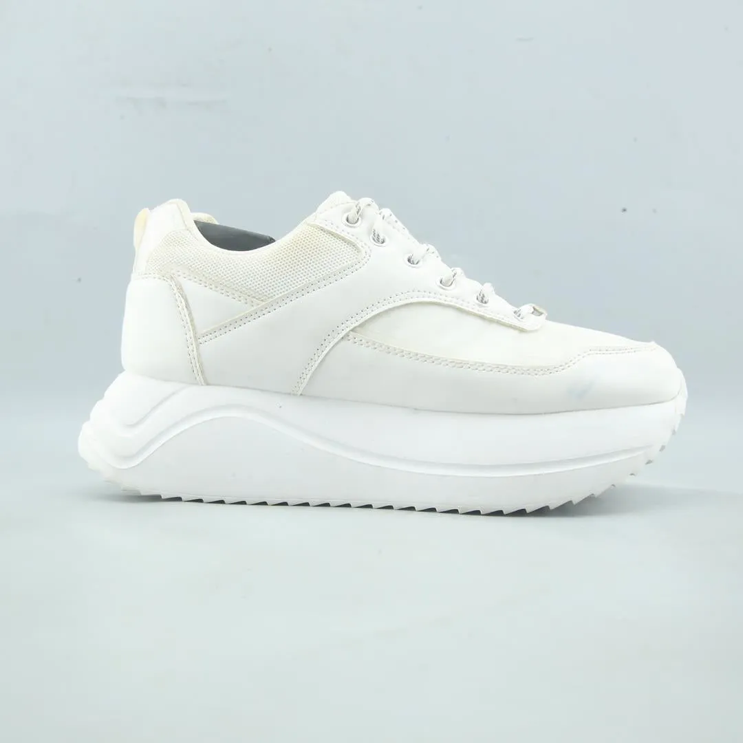 Sneakers With Separate Toes STRADIVARIUS .