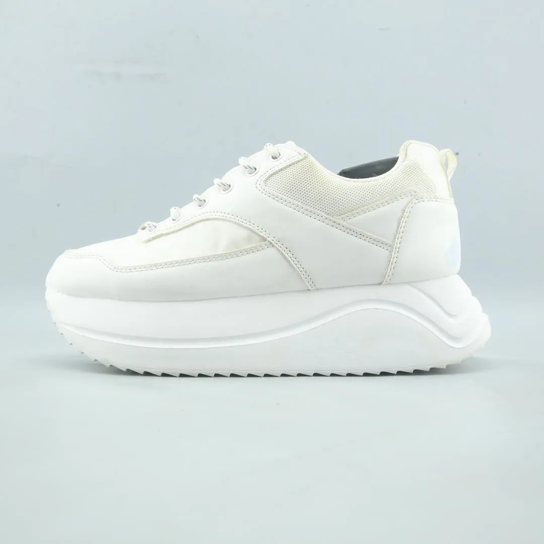 STRADIVARIUS . Breast Cancer Sneakers