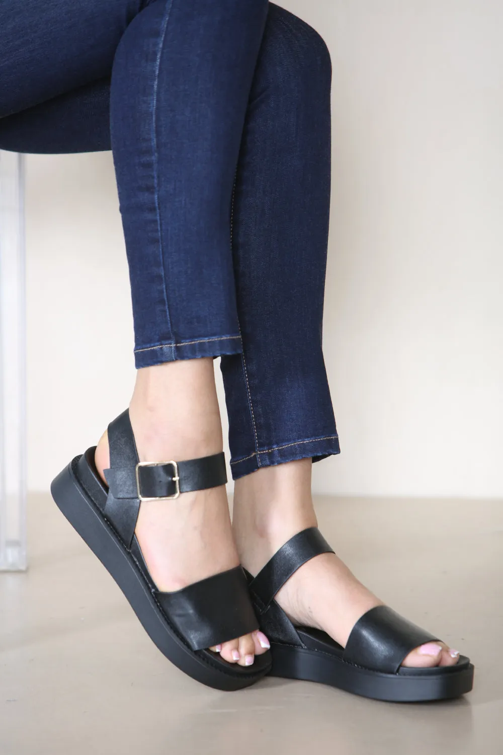 BLACK CLASSIC LOW PLATFORM SANDALS Santorini Sandals