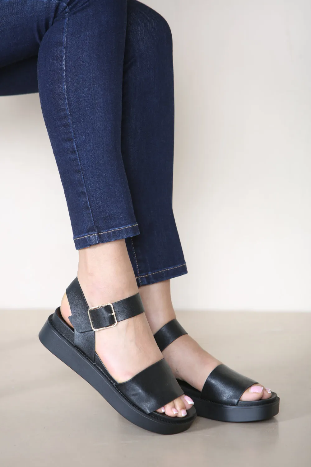 BLACK CLASSIC LOW PLATFORM SANDALS Best Sandals Resort