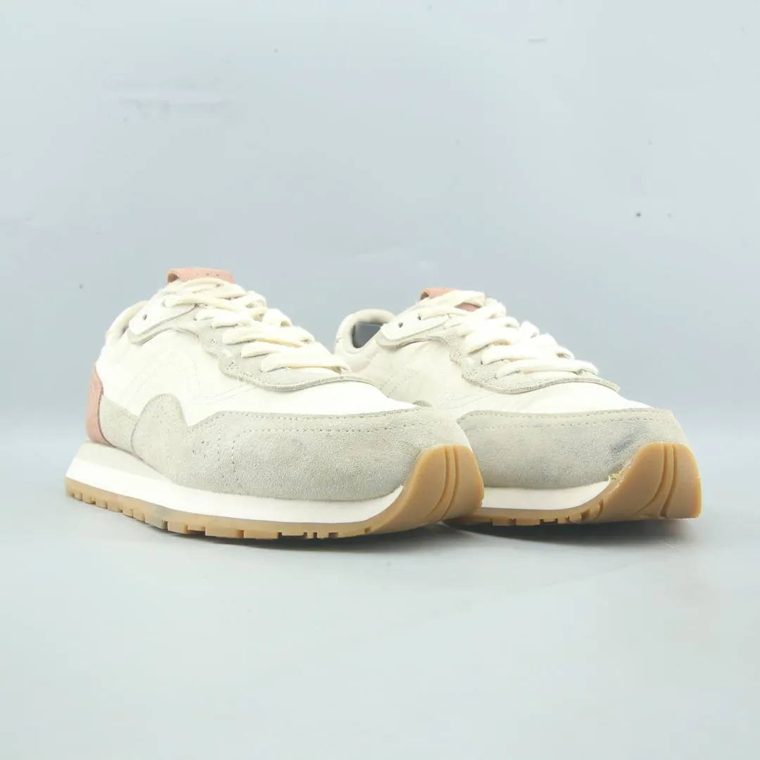 Sparkly Sneakers ZARA. .