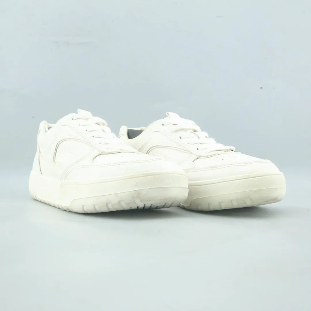 STRADIVARIUS . Slim Sneakers