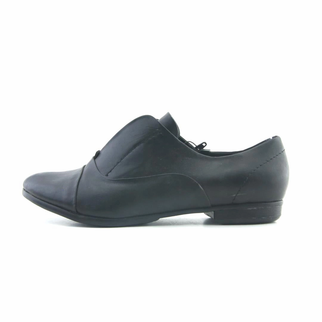 Orthopedic Casual Platform Flat Comfort Shoes BARE TRAPS VIKIE