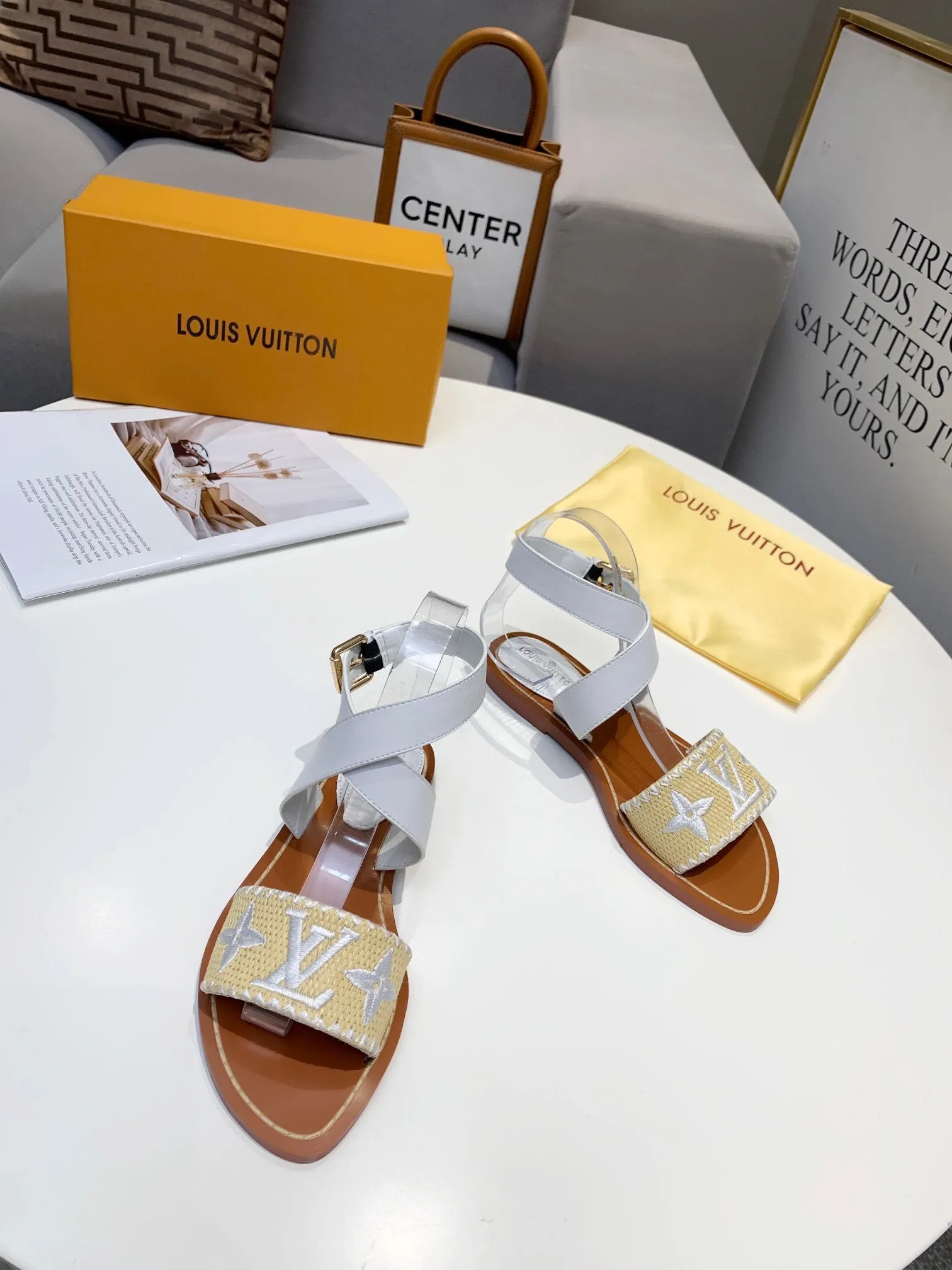 SE511  Size 5-11 Sandals Tanning