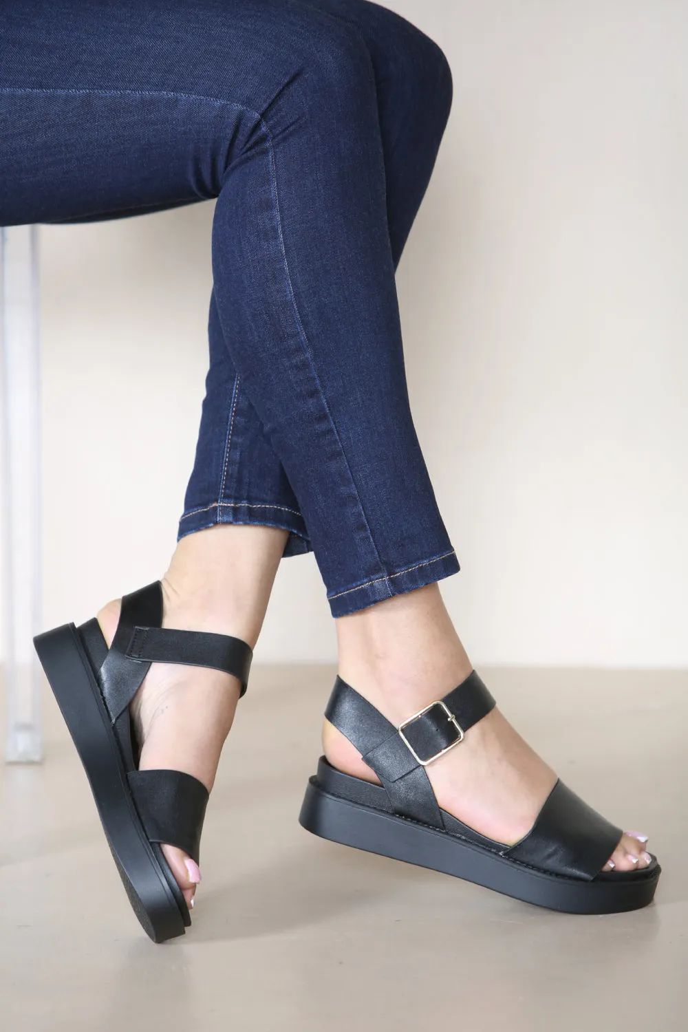 BLACK CLASSIC LOW PLATFORM SANDALS (PACK B) Impo Sandals