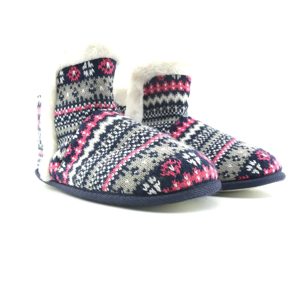 ST JOHN'S BAY . Common Project Casual Shoes