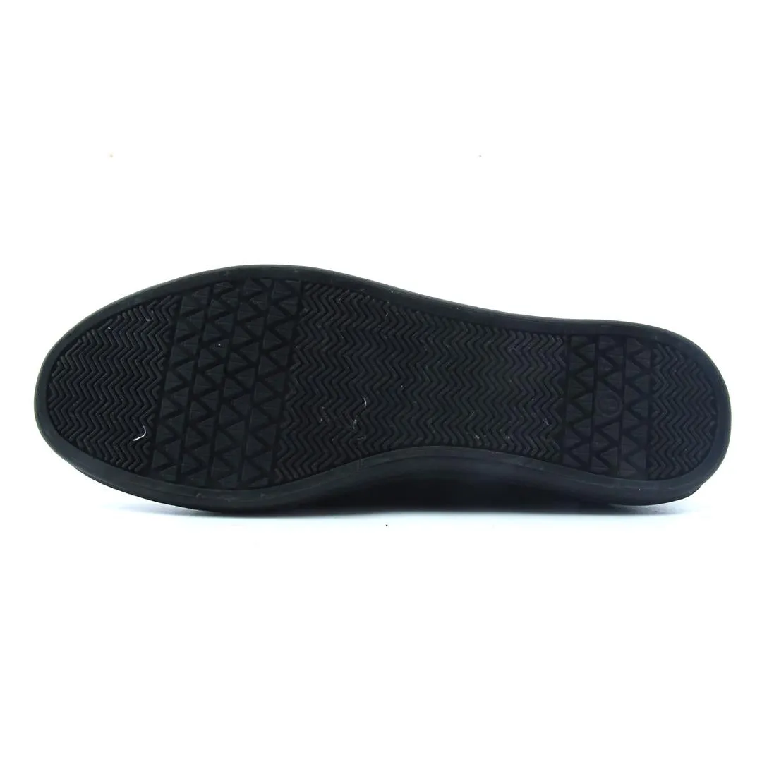 UNIVERSAL THREAD . Italian Sneakers