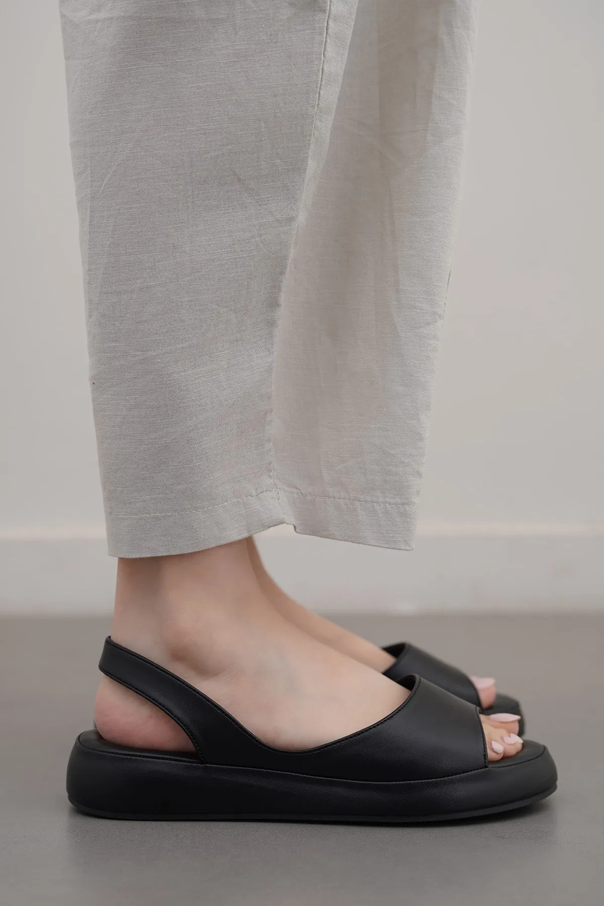 LIGHTWEIGHT MAMA SLINGBACKS Sandals Royal Photos