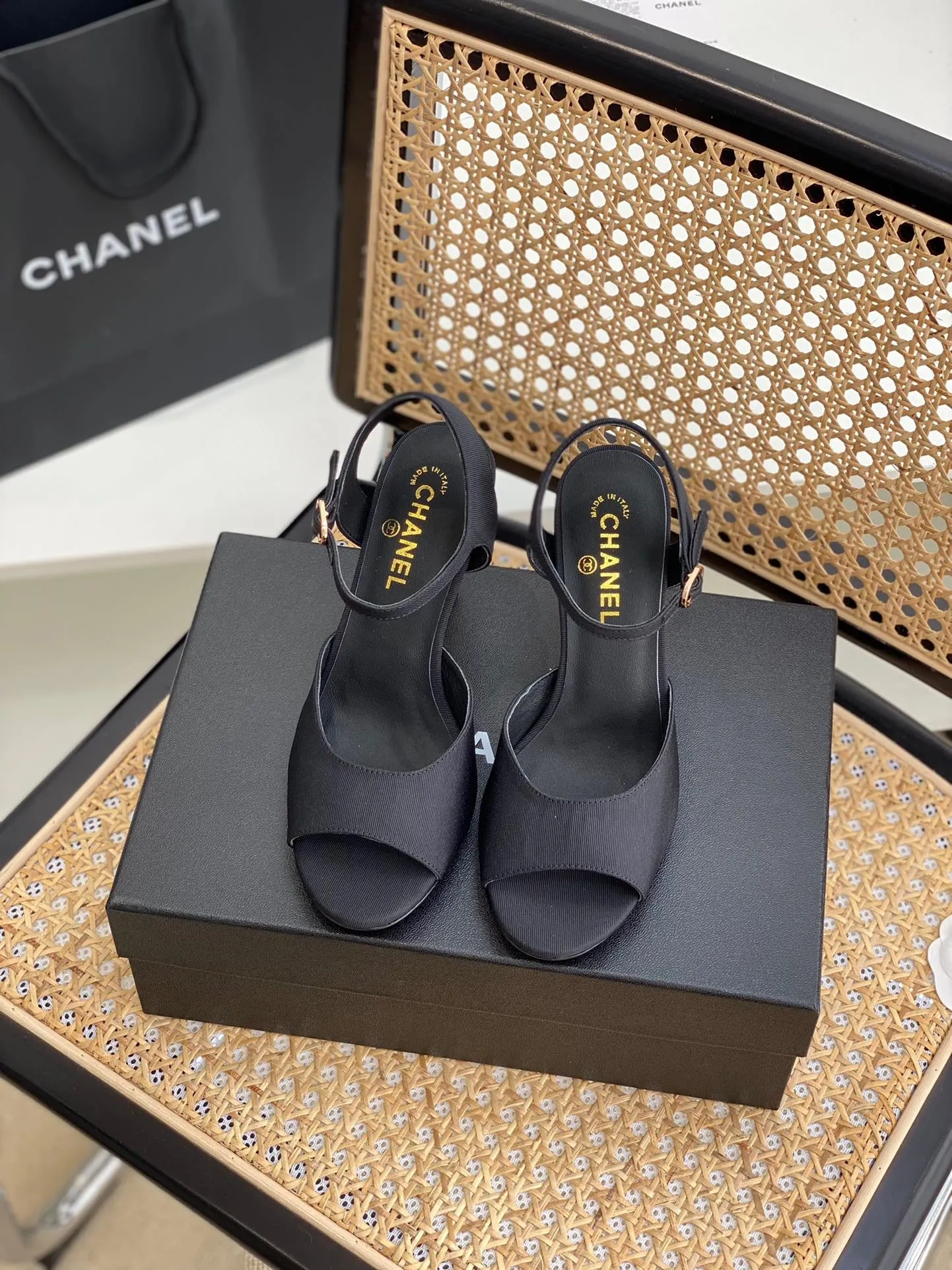 SE909 CC Sandals / Size5-9 Steve Madden Sandals