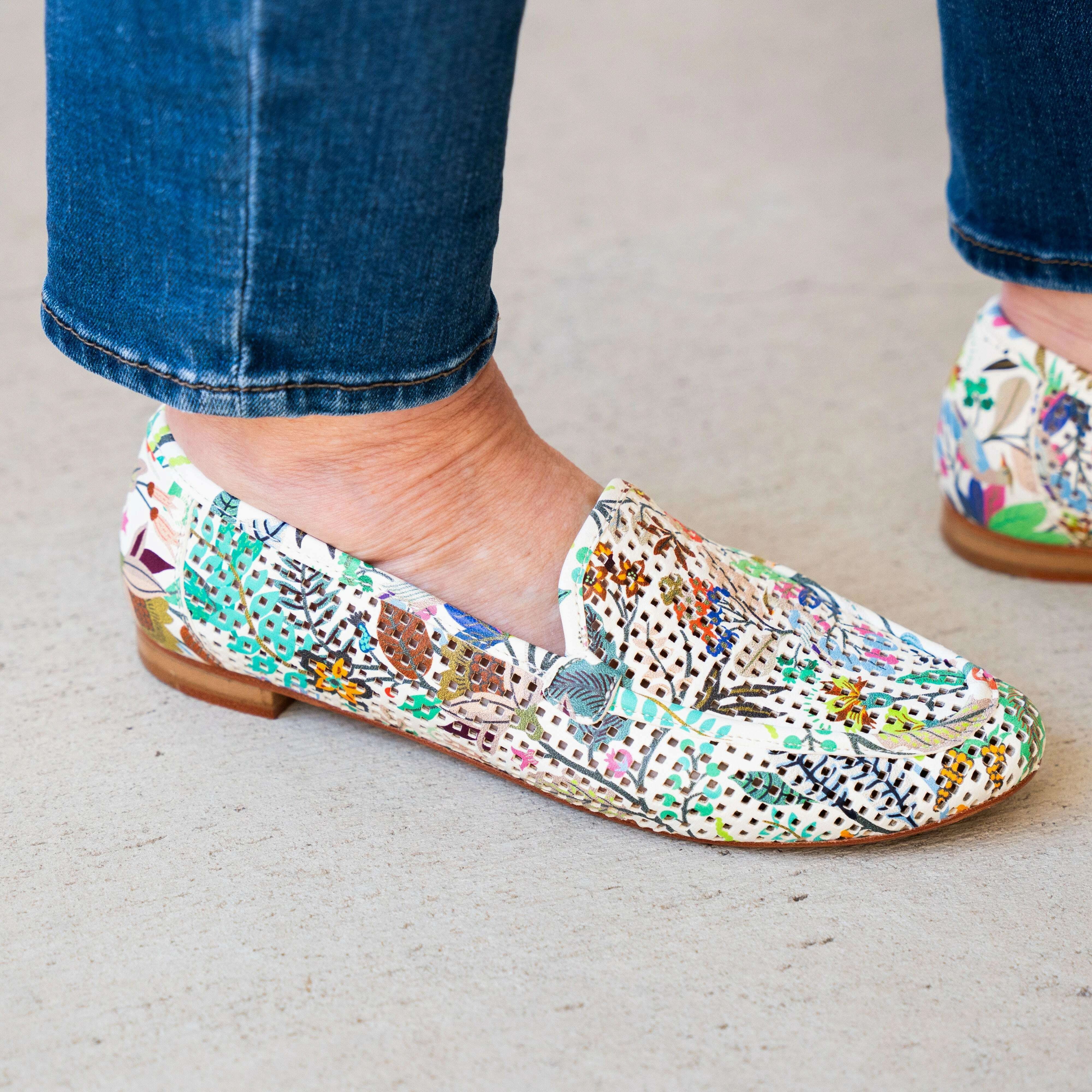 Brown Loafers LALISA - 245112-904 - White Floral