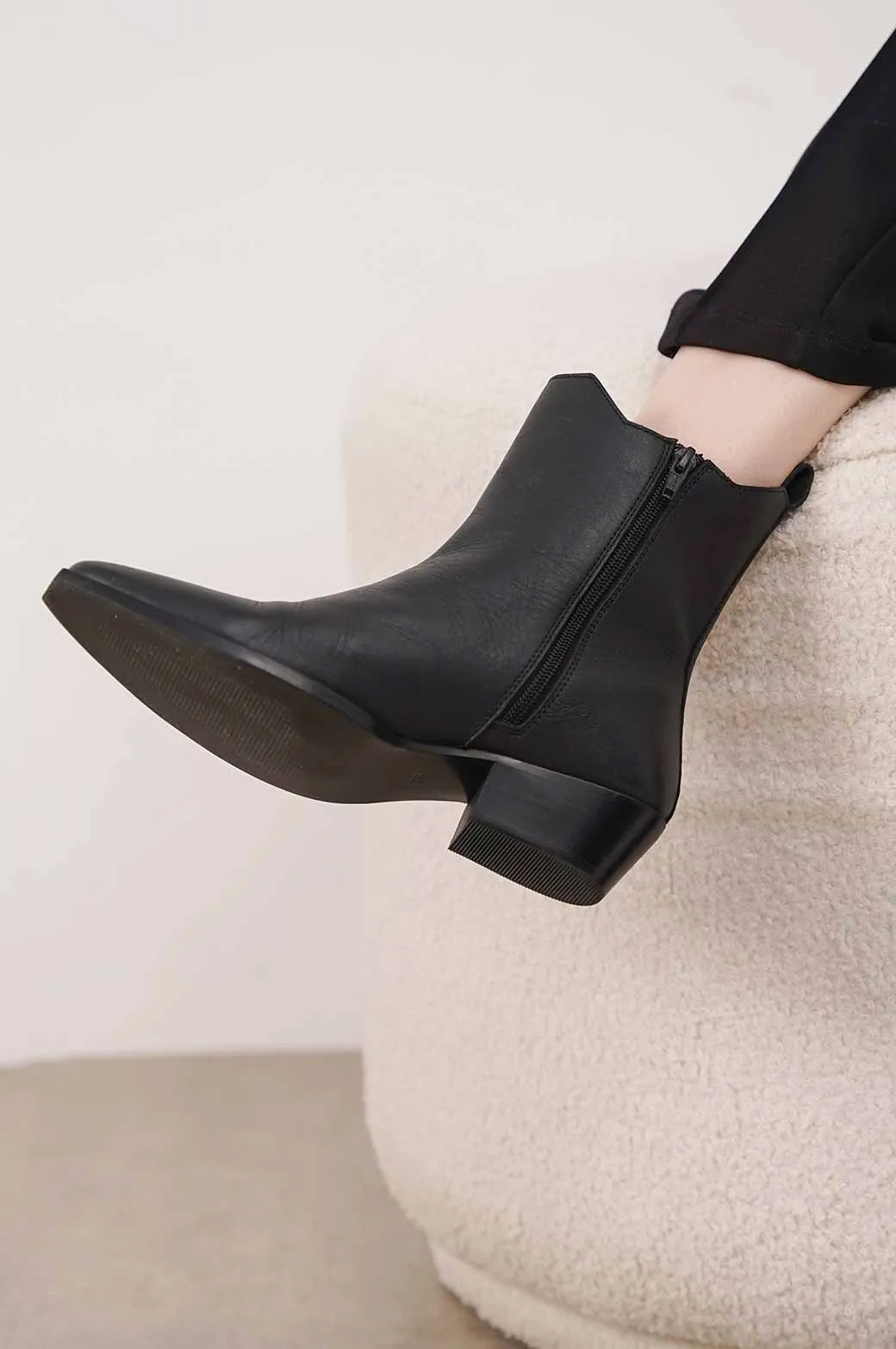 LEATHER COWBOY BOOTS Mink Oil On Boots