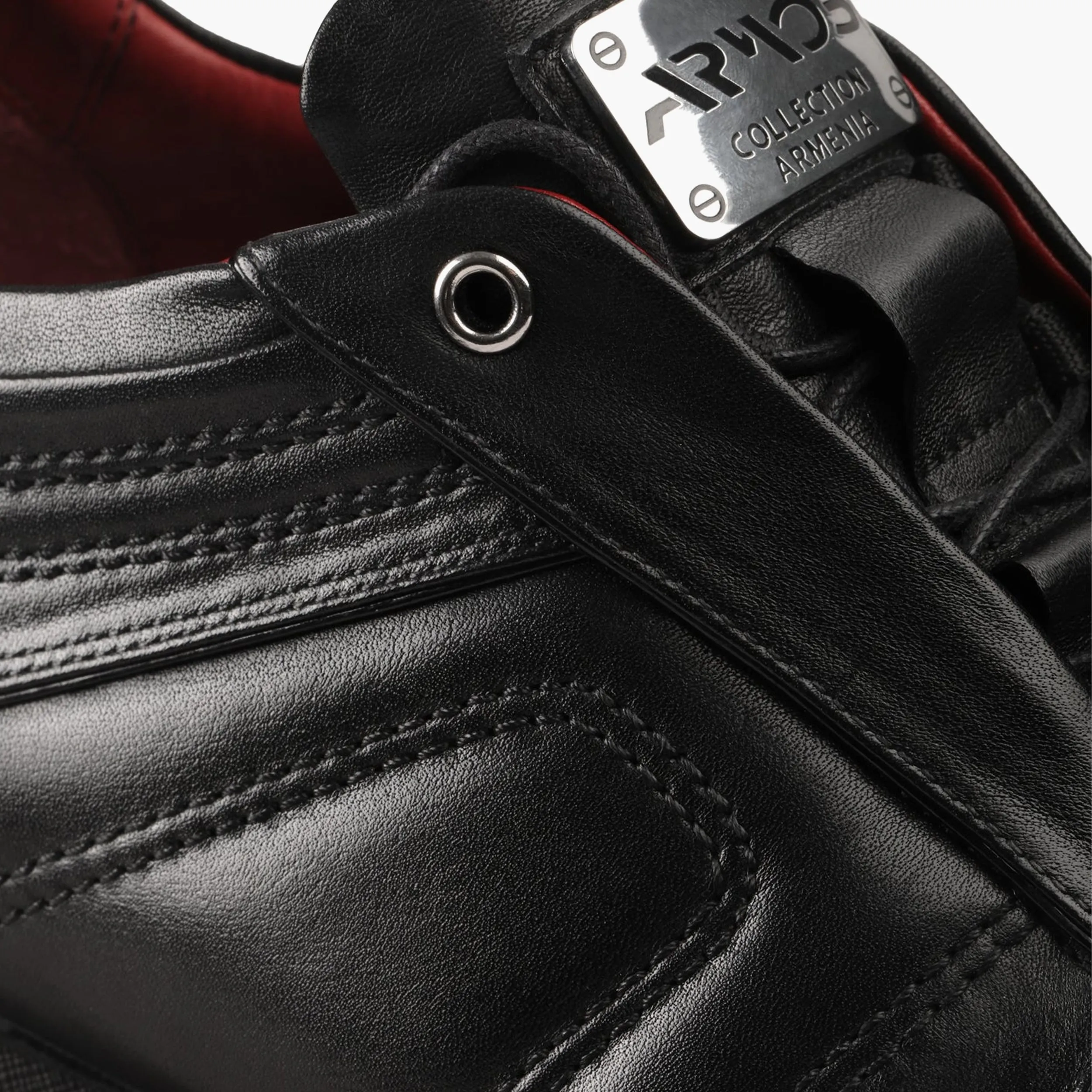 Barefoot Shoes Sneakers Men's Black Leather Perforated Sneaker