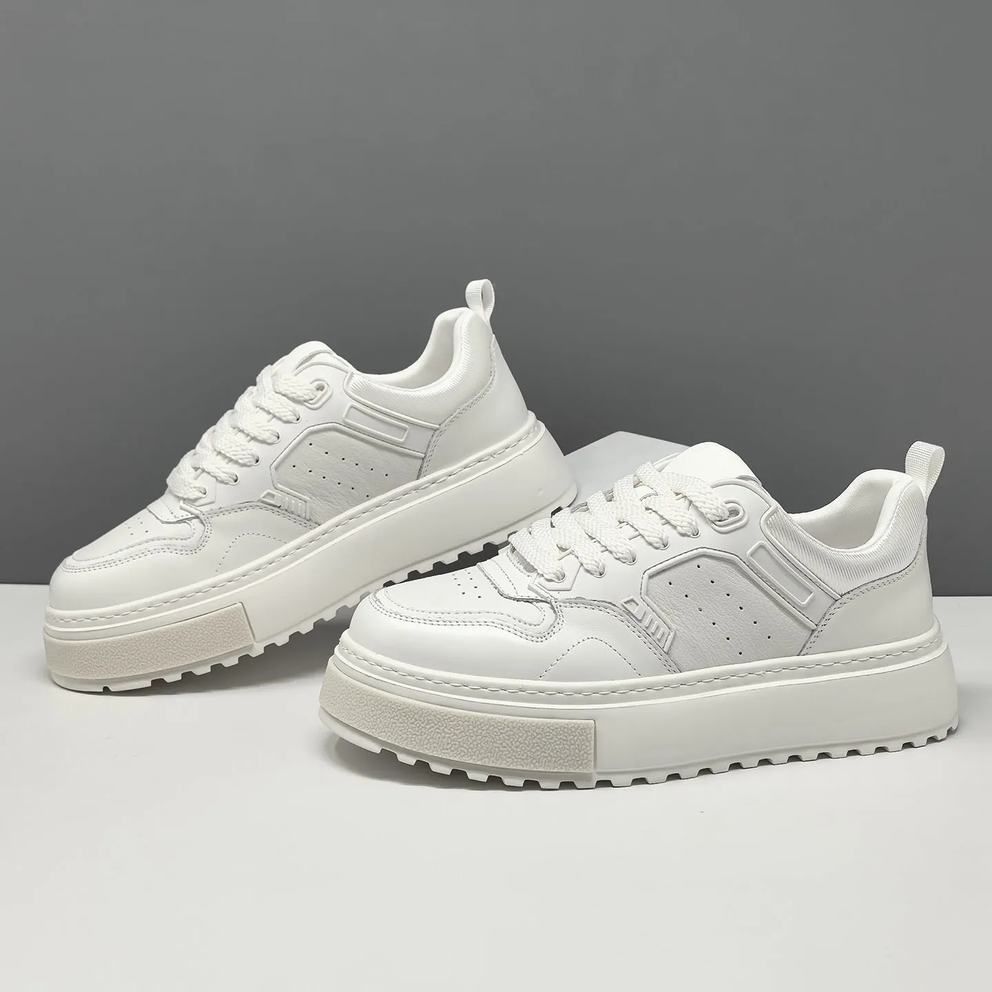 Men's Fashion Breathable Leather Thick Soled Casual Shoes Contemporary Casual Shoes