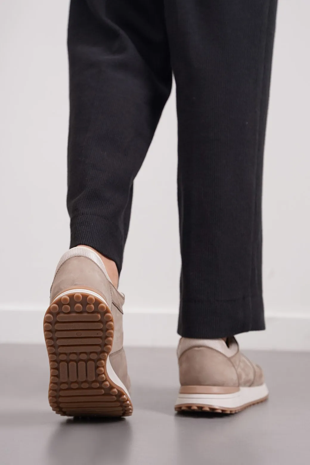 Cleaning Canvas Sneakers MONOTONE LEATHER SNEAKERS