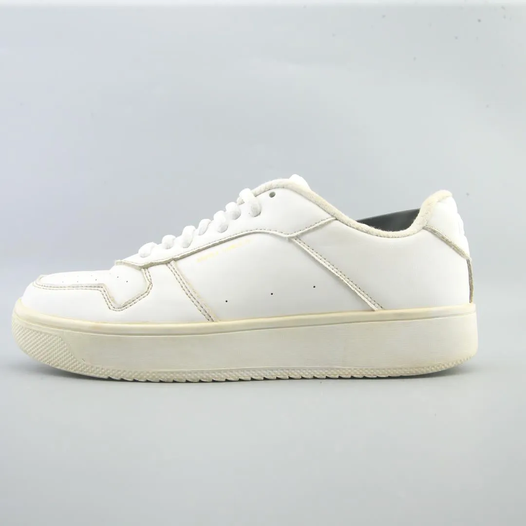 Sneakers And Stuff TOP. ANDERA CAMER INI