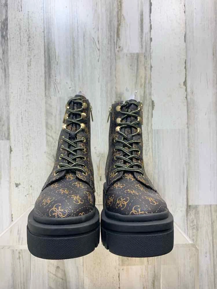NWT GUESS SHOES Shoe Size 9.5 Brown Shoes/BOOTS GOLD BUCKLES STRING Tsc Boots
