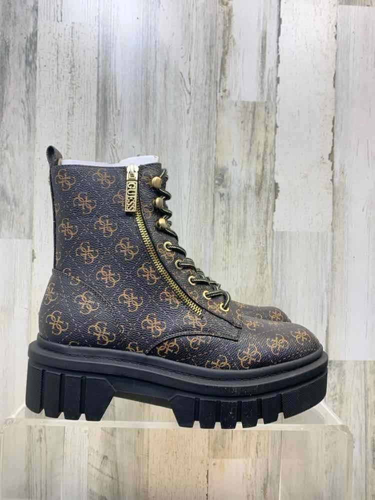 Mechanic Boots NWT GUESS SHOES Shoe Size 9.5 Brown Shoes/BOOTS GOLD BUCKLES STRING
