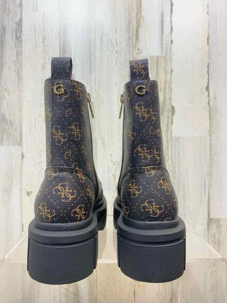 NWT GUESS SHOES Shoe Size 9.5 Brown Shoes/BOOTS GOLD BUCKLES STRING Rank 45 Boots