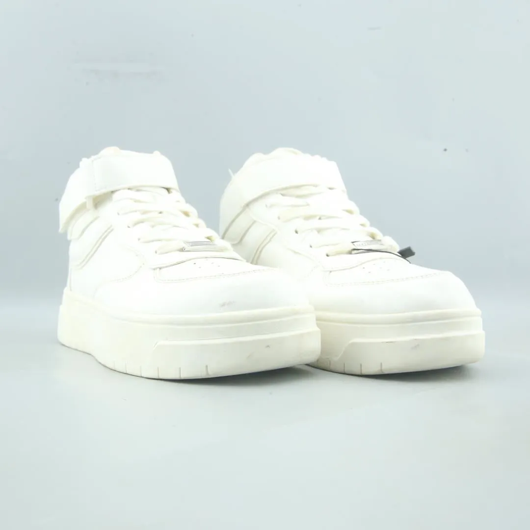 Givenchy Spectre Sneakers PULL & BEAR .