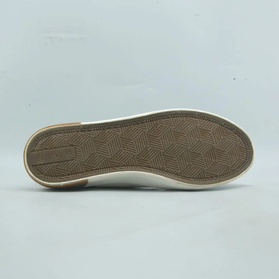 Air Force 1 Pixel Se Casual Shoes BERSHKA .