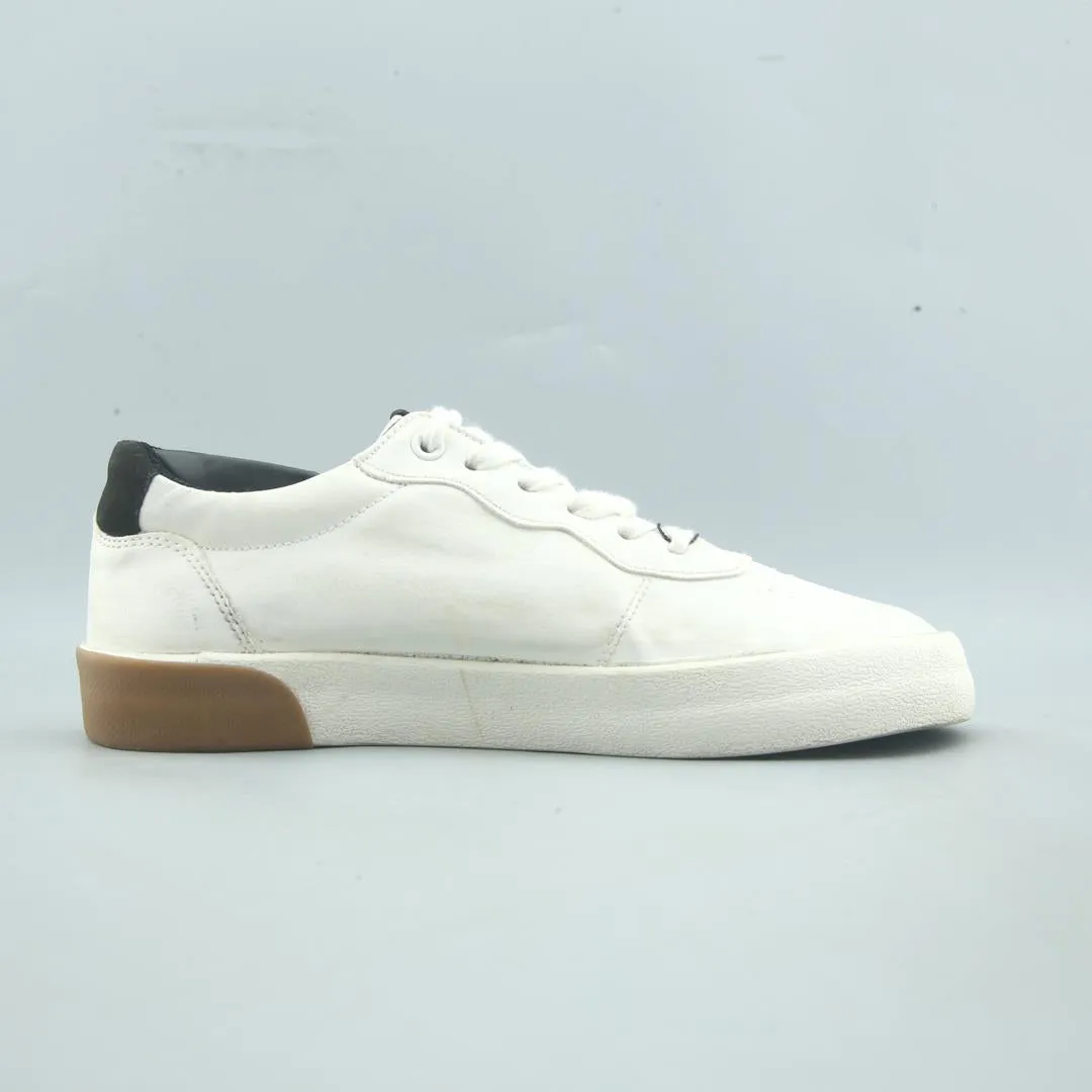 BERSHKA . Casual Shoe Trend