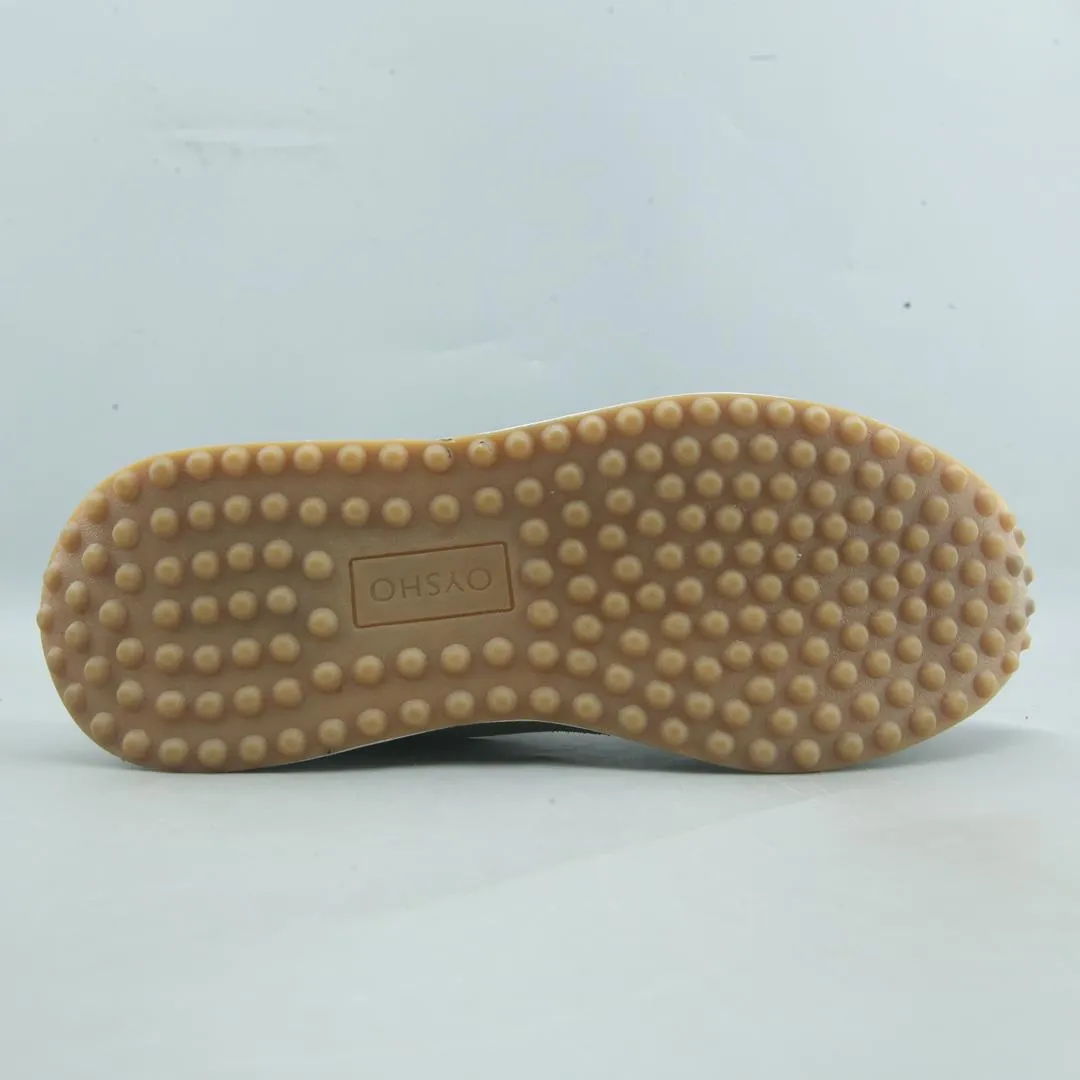 She Wears High Heels I Wear Sneakers Lyrics OYSHO .