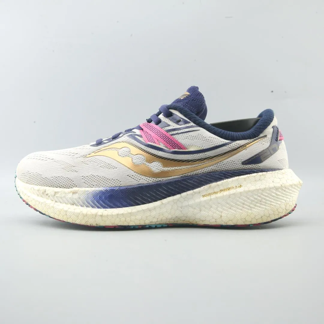 Running Shoes Photoshoot SAUCONY TRIUMPH 20