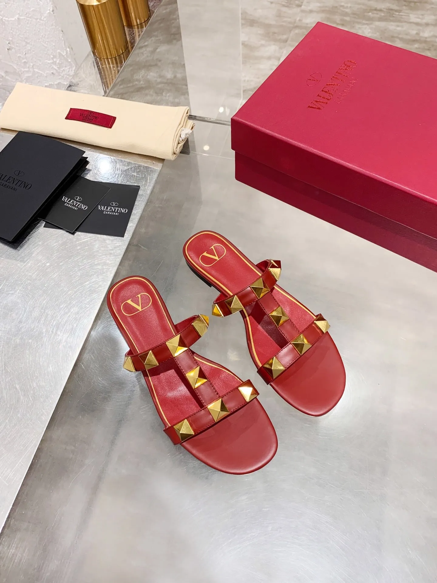 SE519  Size 5-11 Sandals Montego