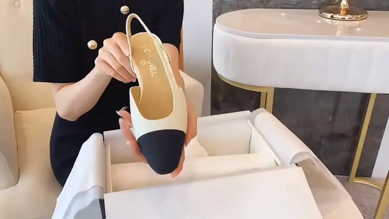 SE525  Size 4-11 Sandals Resort Nassau Bahamas