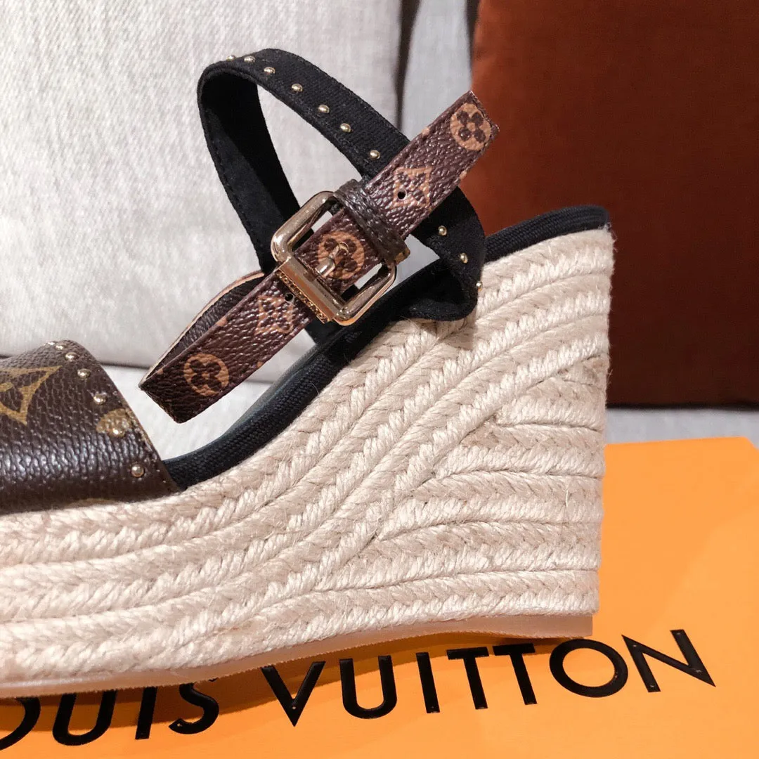 SE535  Size4-11 Shade And Shore Sandals