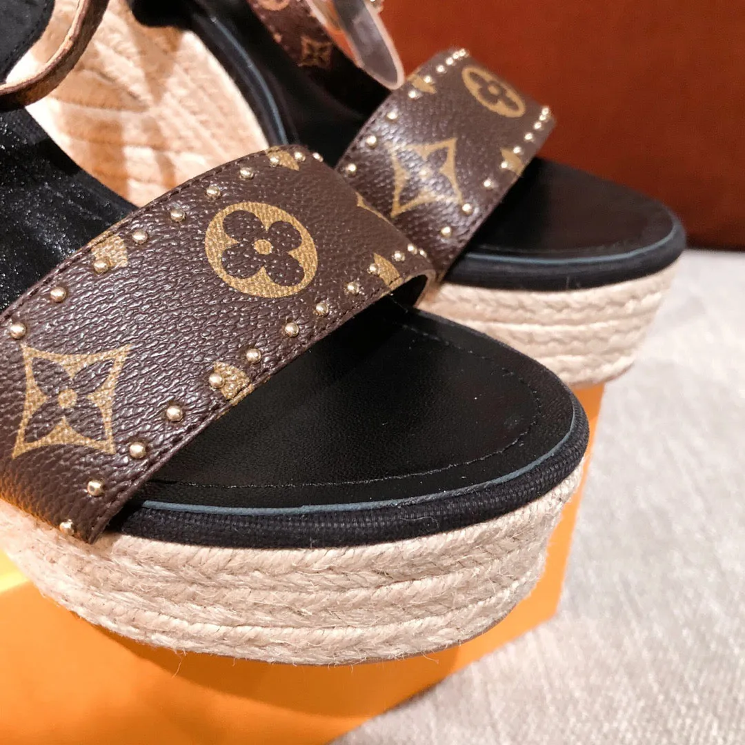 SE535  Size4-11 Sandals With Ankle Support