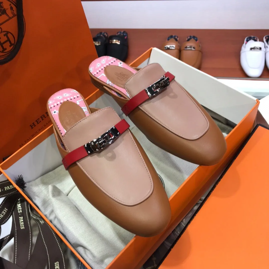 SE545 Size5-10 Material: Cowhide Lining: Canvas Sole: Italian leather Lone Wolf Slides