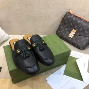 SE674 Size 4-11   Heels:1.5cm Material: Cowhide  Lining: Sheep skin Sole: Italian leather Slippers Size 2