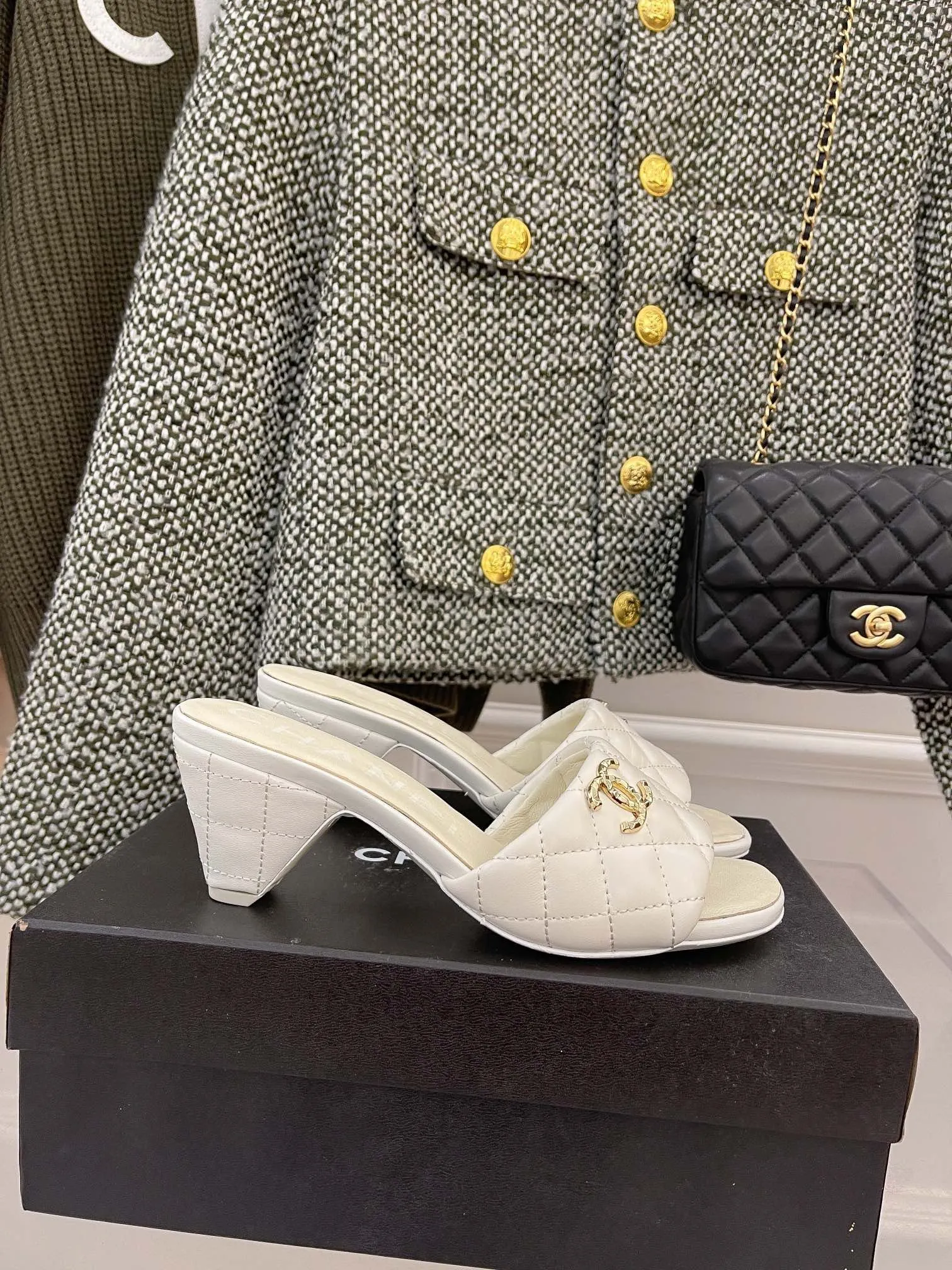 SE781   Size5-10 Rambo Slippers