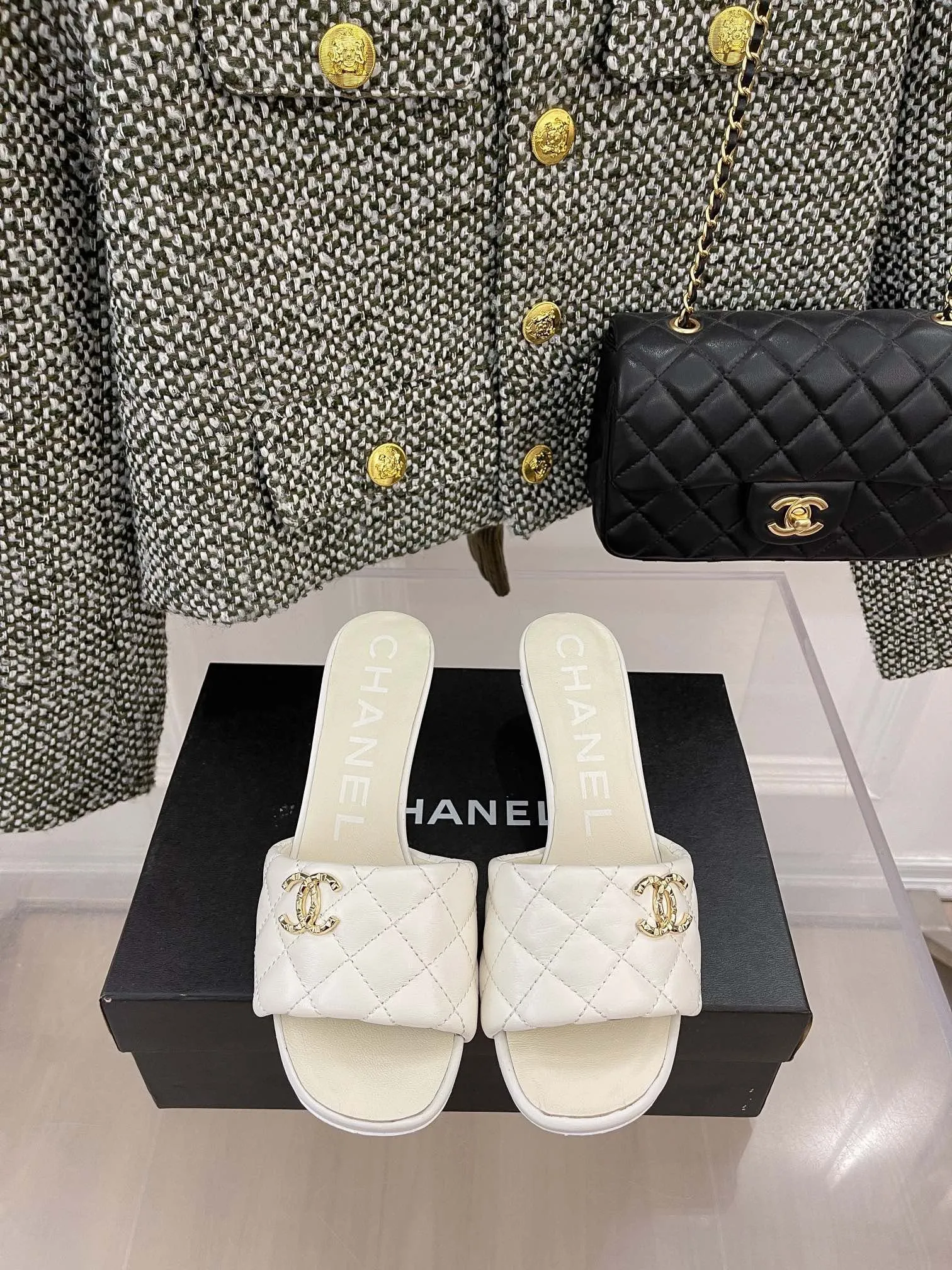 SE781   Size5-10 Jordan Slides