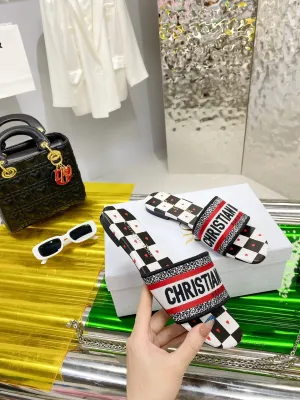 SE817 DR Slippers Size4-12 Elf Slippers