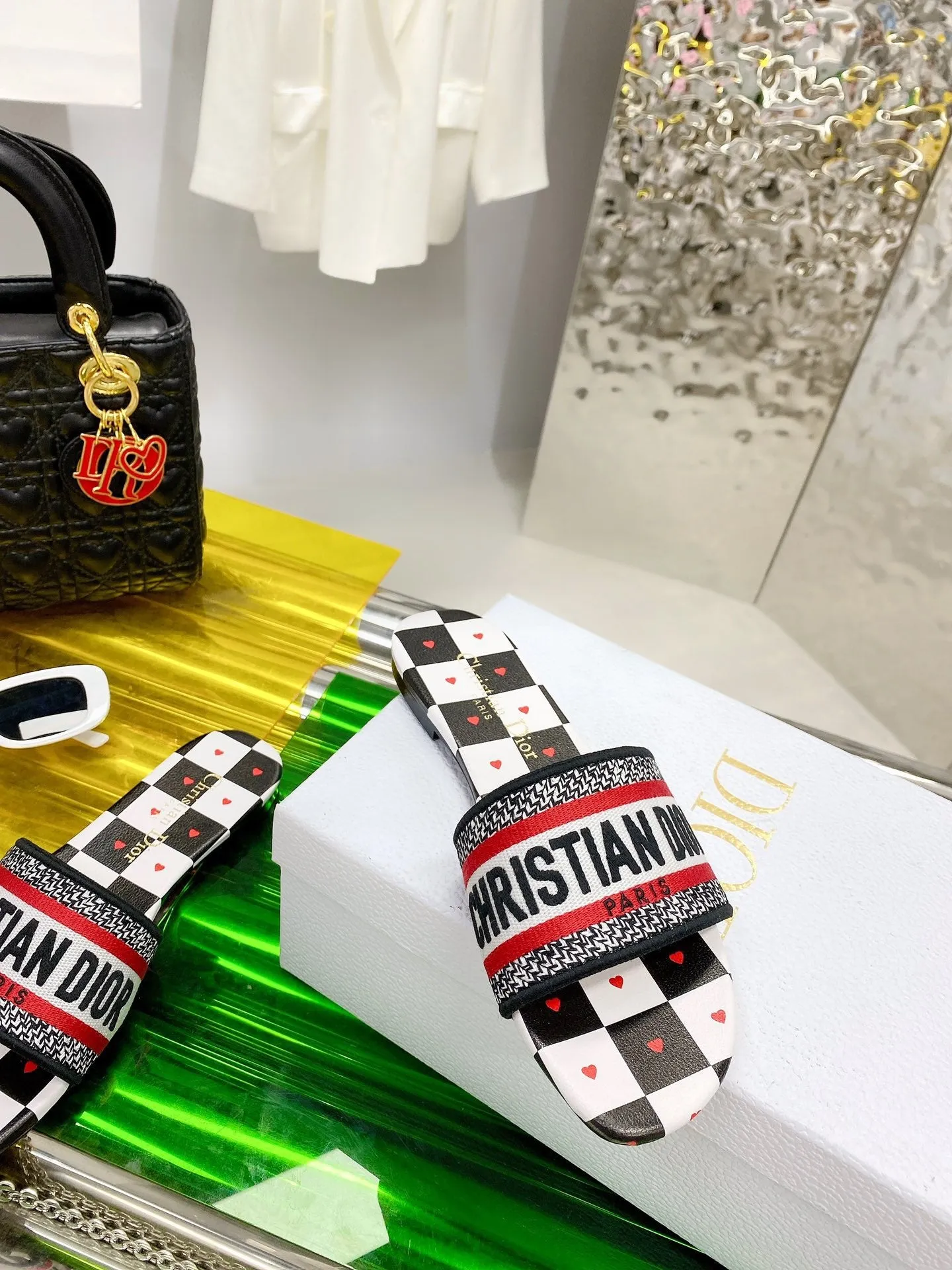 SE817 DR Slippers Size4-12 Slides With Flowers