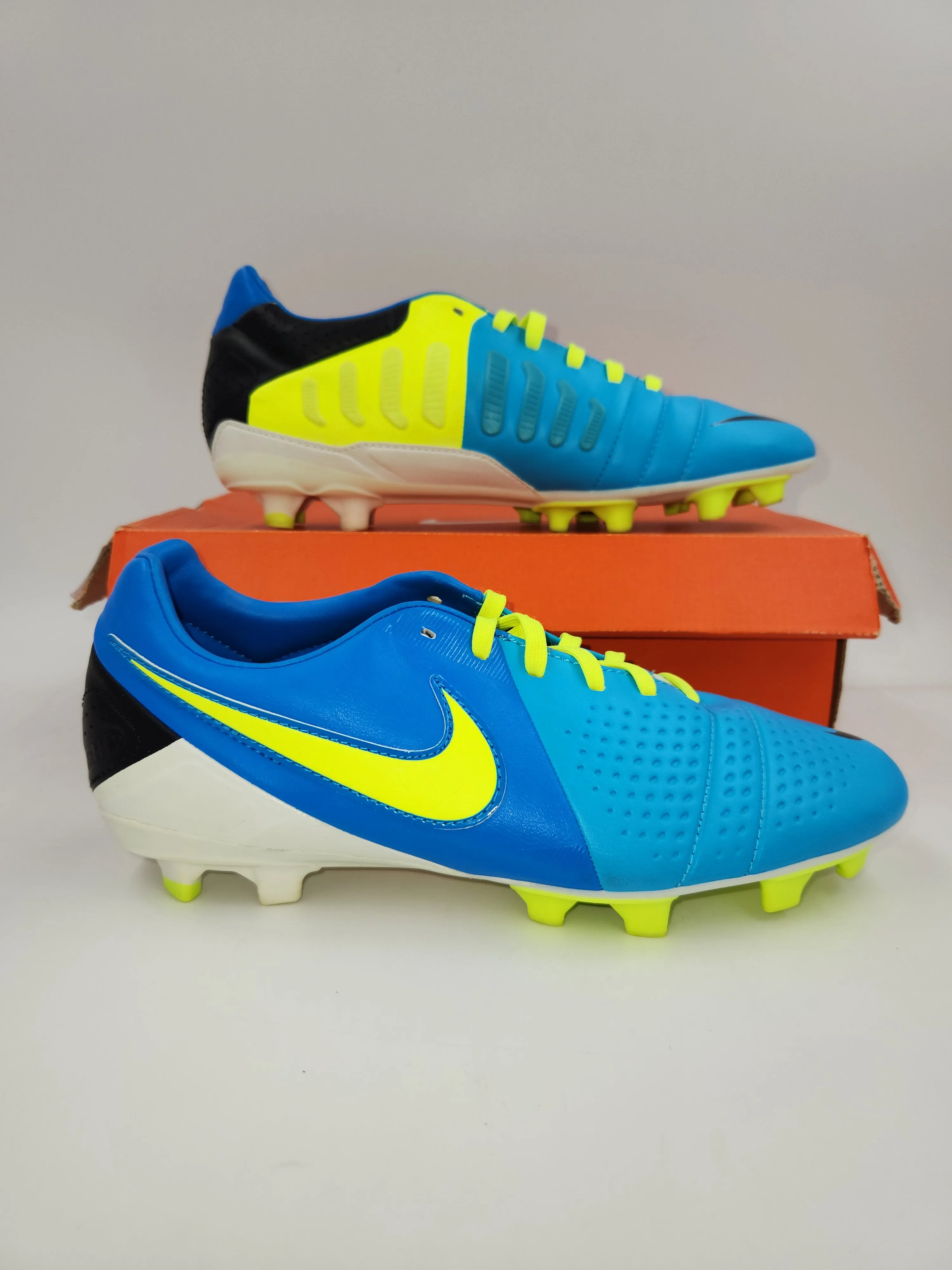 Nike CTR360 Libretto lll FG Blue Yellow Nike Air Monarch Iv Cross-training Shoes