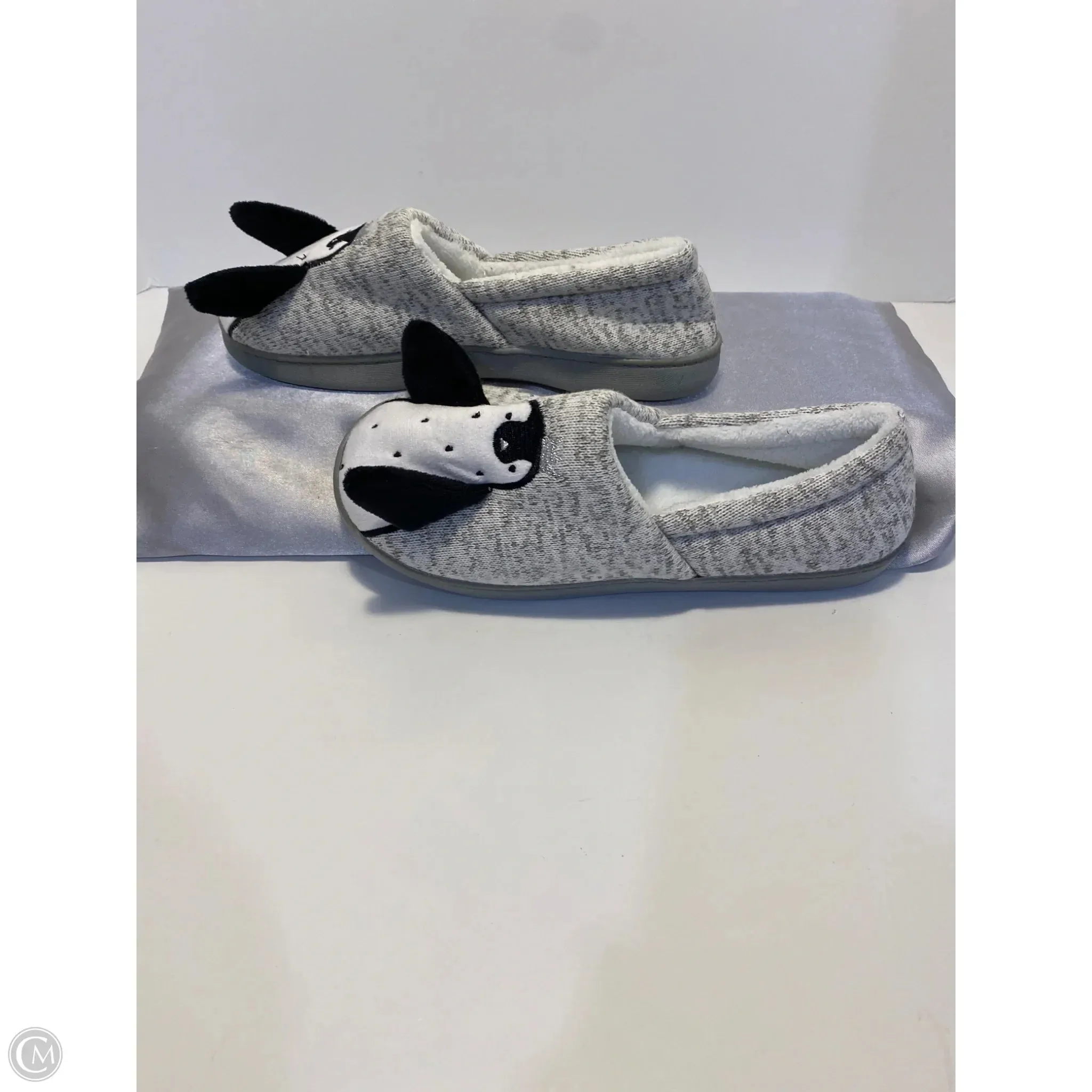 Slippers By Clothes Mentor In Grey Morning Slippers