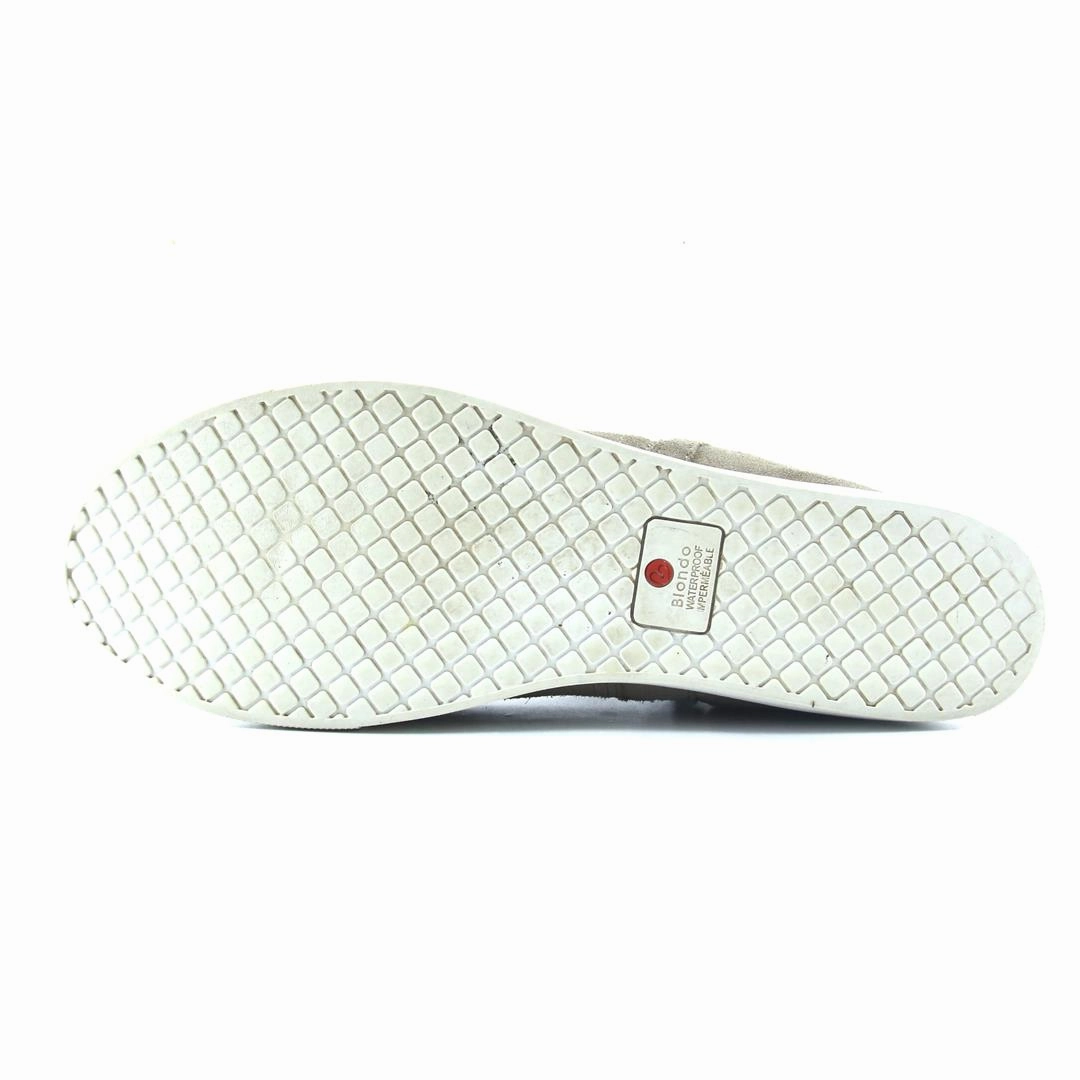 Casual Shoes With Jeans For Women BLONDO .