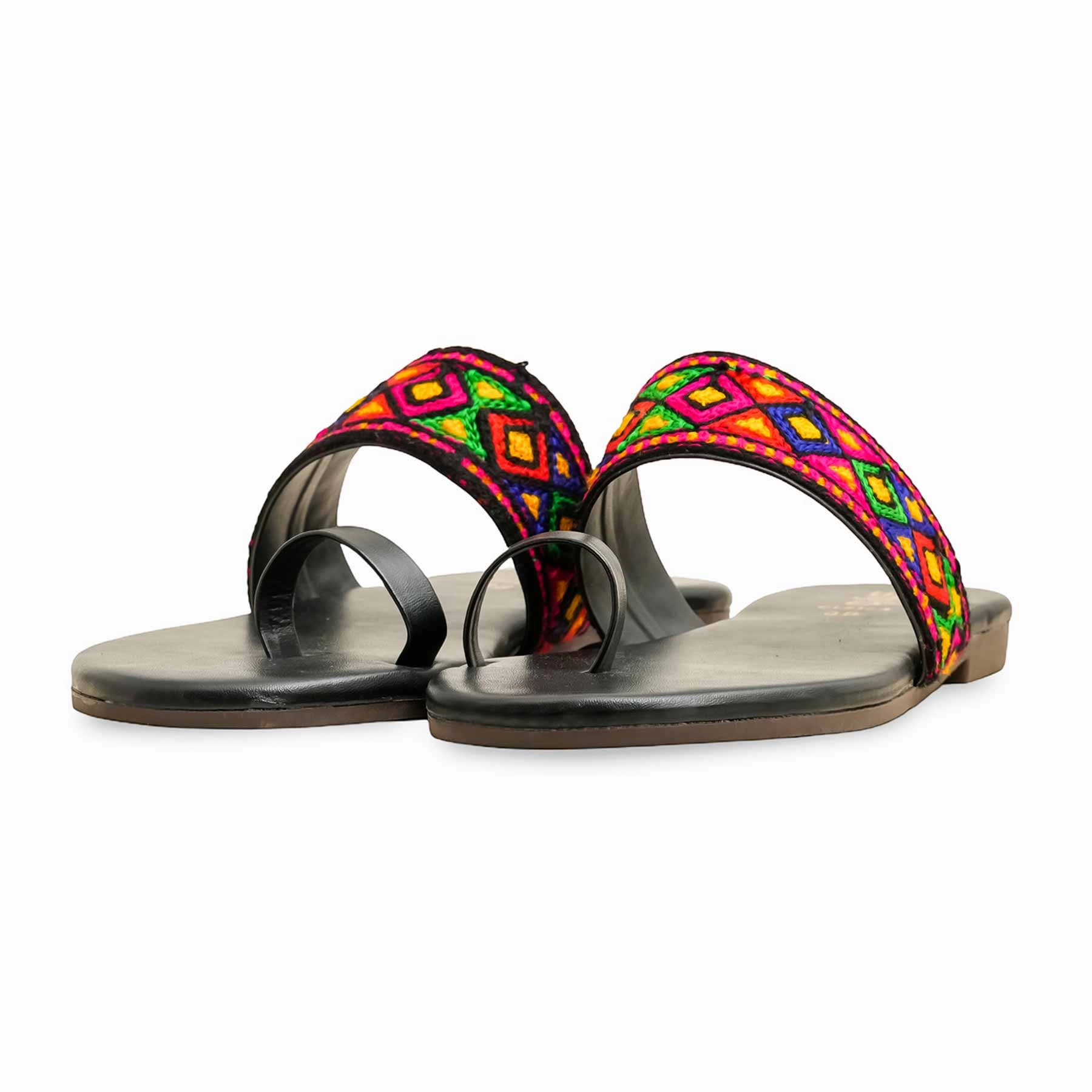 Black Casual Chappal For Women CL2134 Shoes Flat Pedals