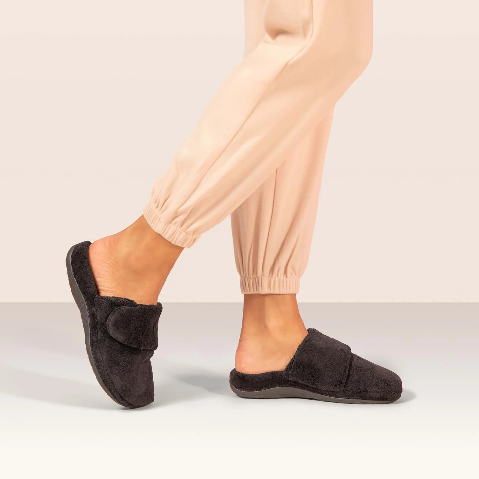 Womens Aetrex Mandy Closed-Toe Slipper in Black Ballerina Slippers