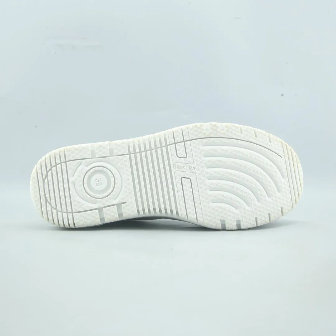 Sneakers With Paint BERSHKA .