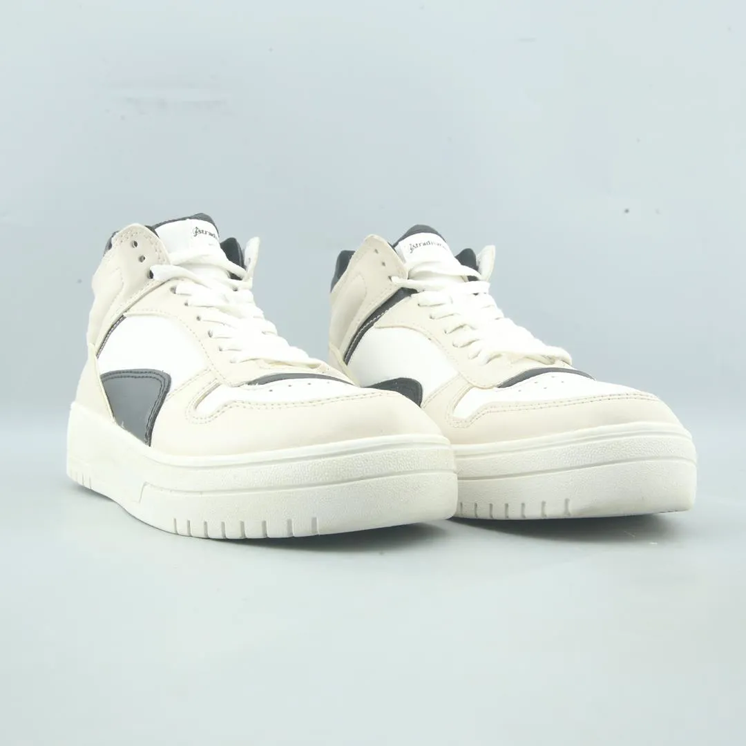 Sneakers Flat Feet STRADIVARIUS .