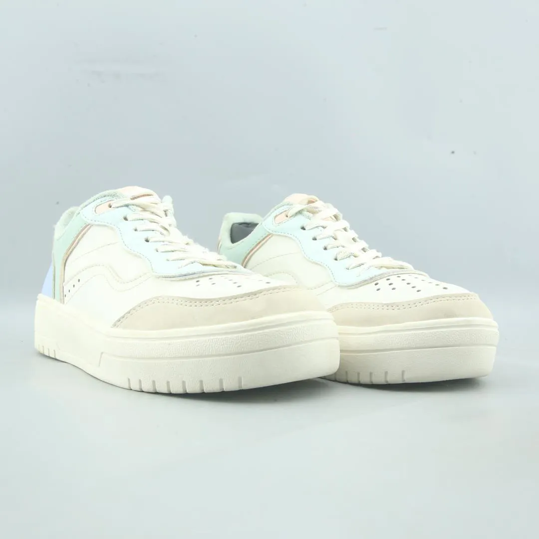 Teal Sneakers STRADIVARIUS .
